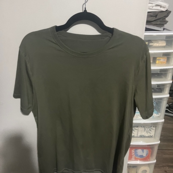 lululemon athletica Other - Lululemon olive fundamental tshirt medium